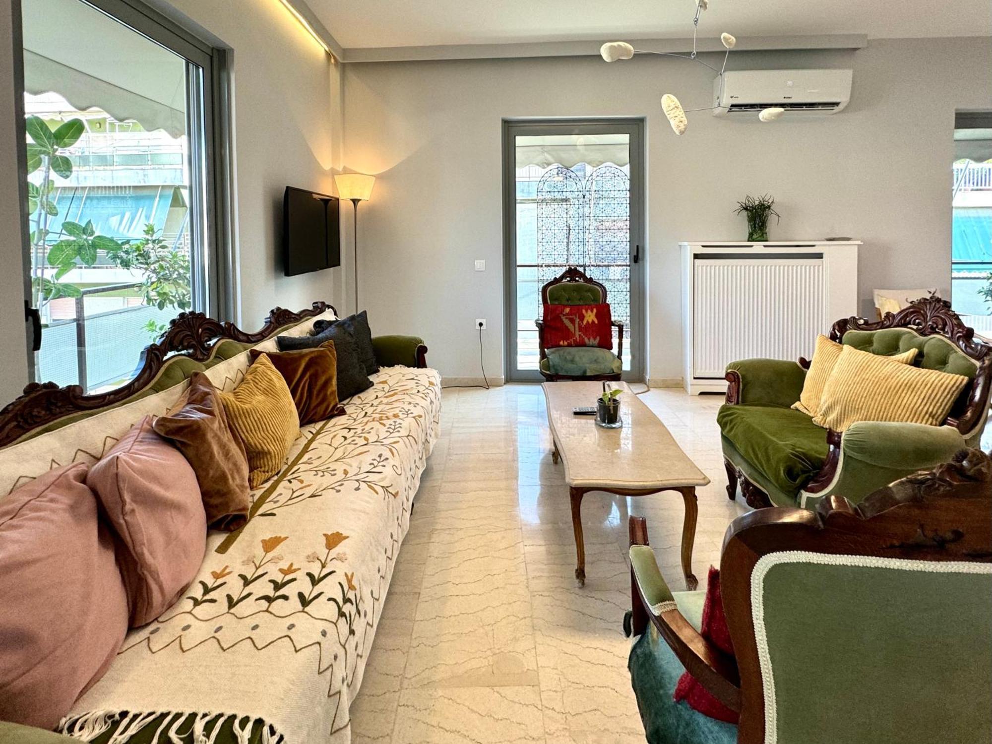 Friends & Family Apartment Athena Bagian luar foto